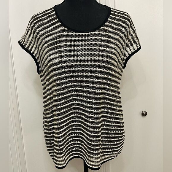 Chico’s Gold & Black Metallic‎ Pullover Seater size small - Picture 2 of 6